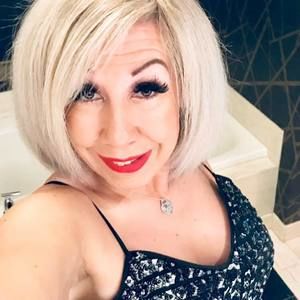 Meet your Posher, Alicia